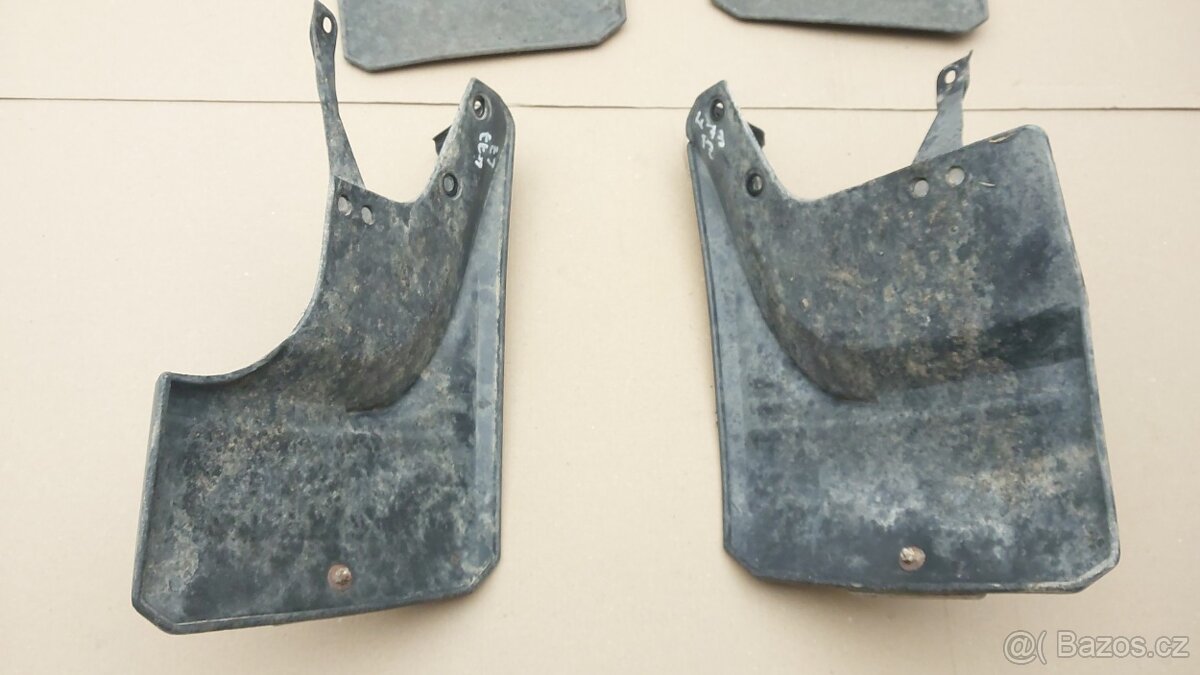 Toyota Land Cruiser 73 – Zástěrky - 5