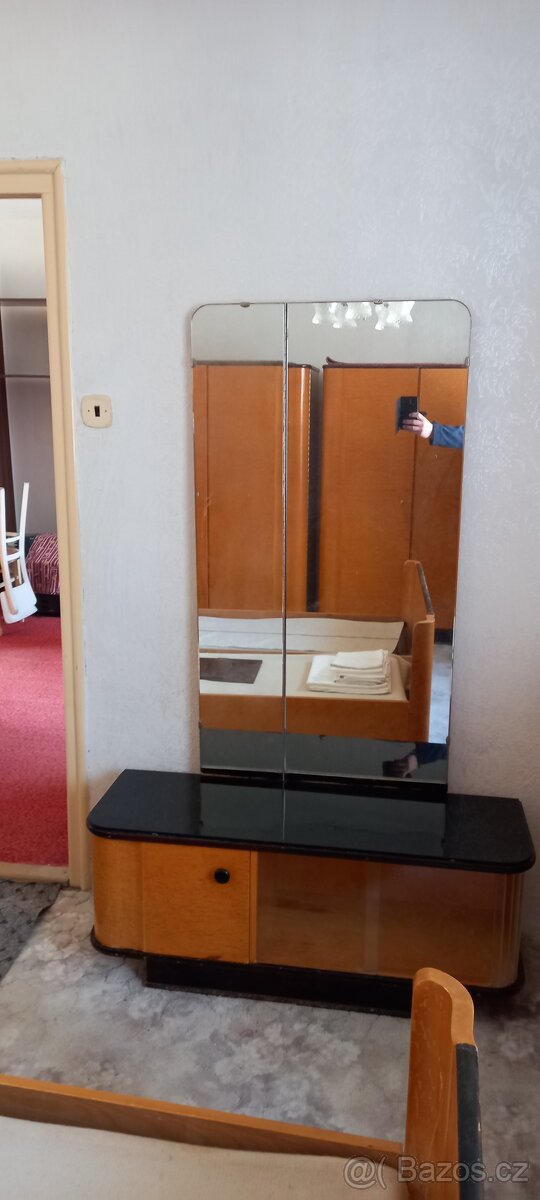 Starožitný nábytek - 5