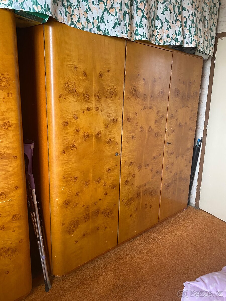 Postel a skříně za odvoz - 5