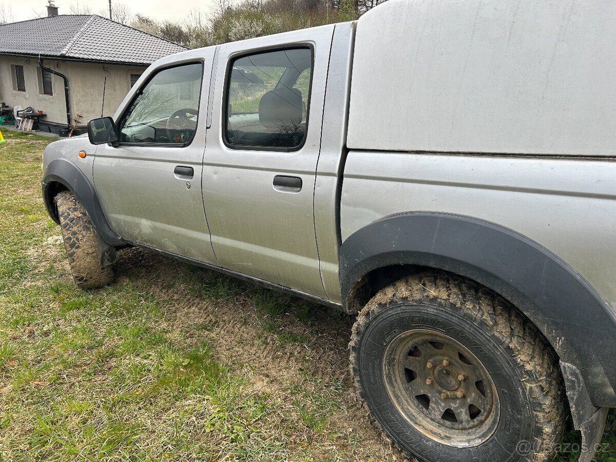 Navara D22 2,5D Pickup - 5