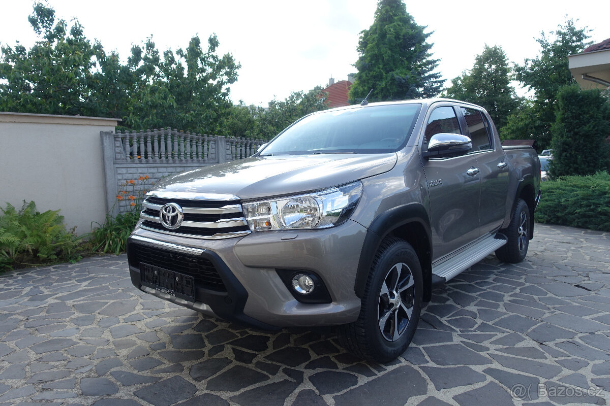 Toyota Hilux DC 2.4 I D-4D Active-75.541km-ZÁNOVNÝ STAV
