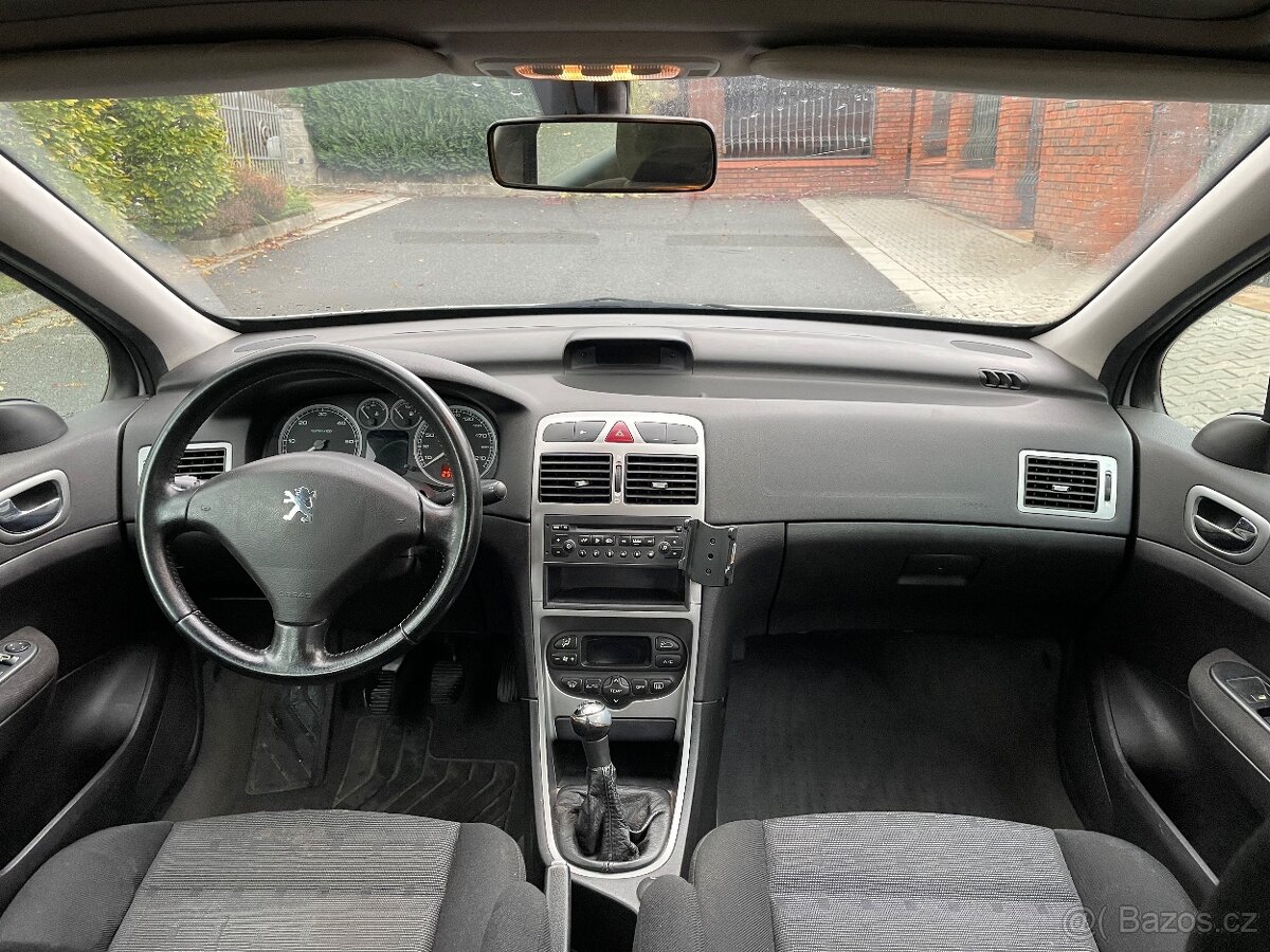 Peugeot 307 SW 2.0 HDi 2003, tažné, panorama, 7 místné,zimní - 5