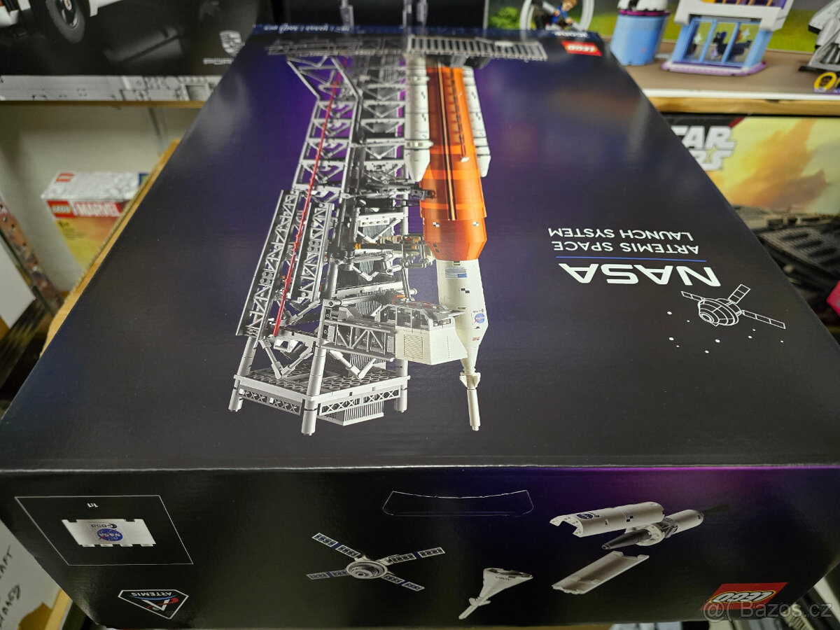 LEGO® Icons™10341 NASA Artemis Space Launch System - 5