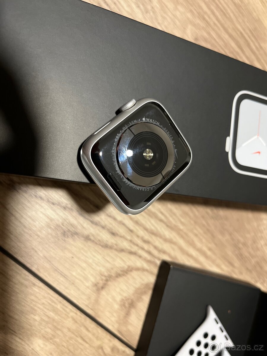 Apple Watch Series 5 - 5