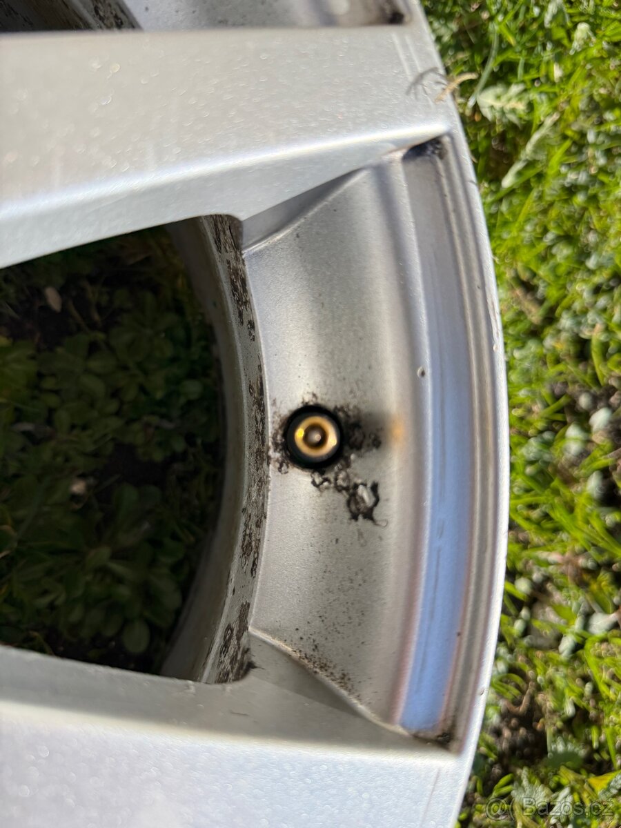 Spider r16 Octavia RS - 5