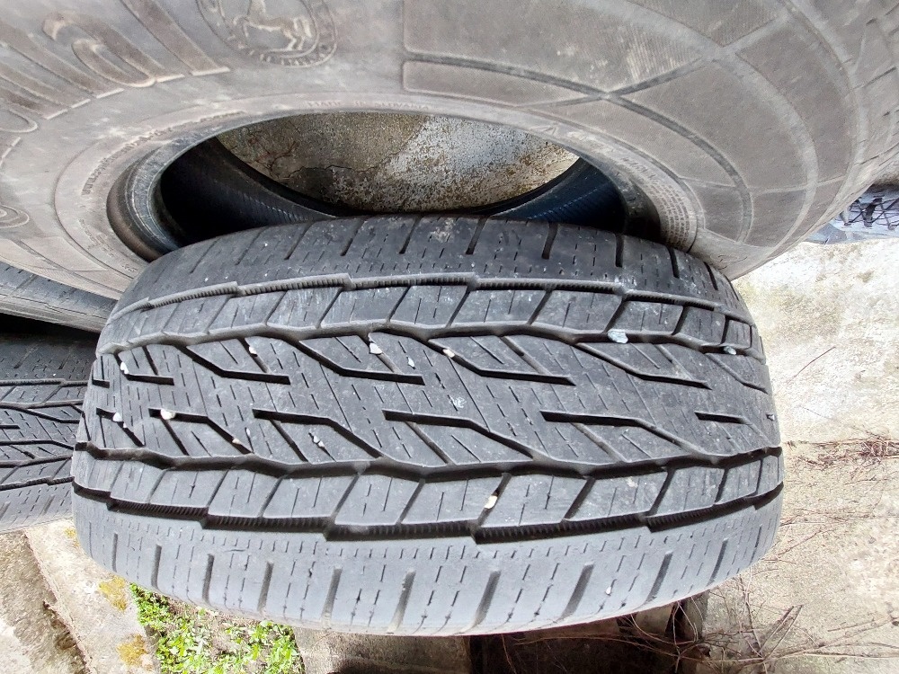 Continental 235/65 R17 - 5