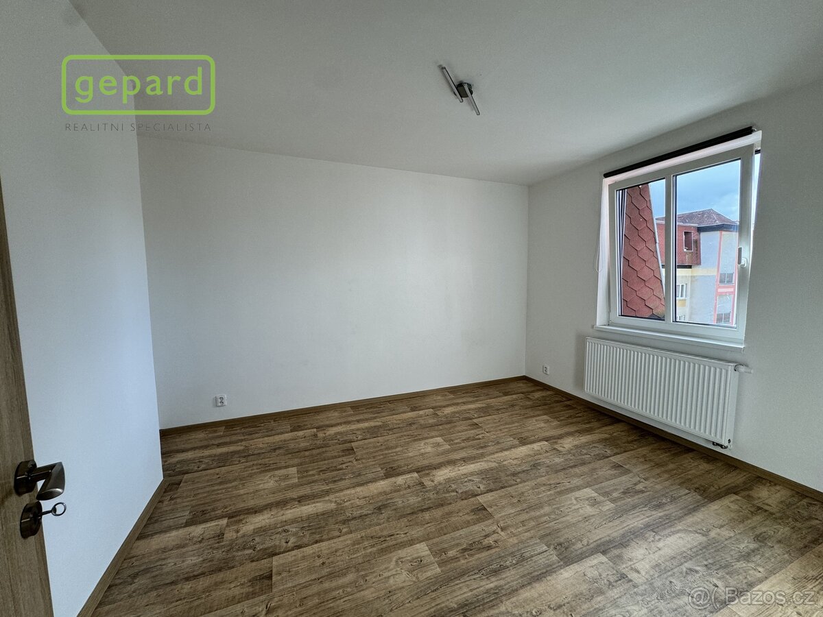 Pronájem moderního bytu 2+kk v centru Sokolova - 5