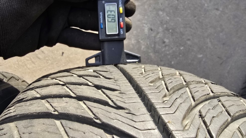 Zimní pneu 205/60/16 Michelin - 5