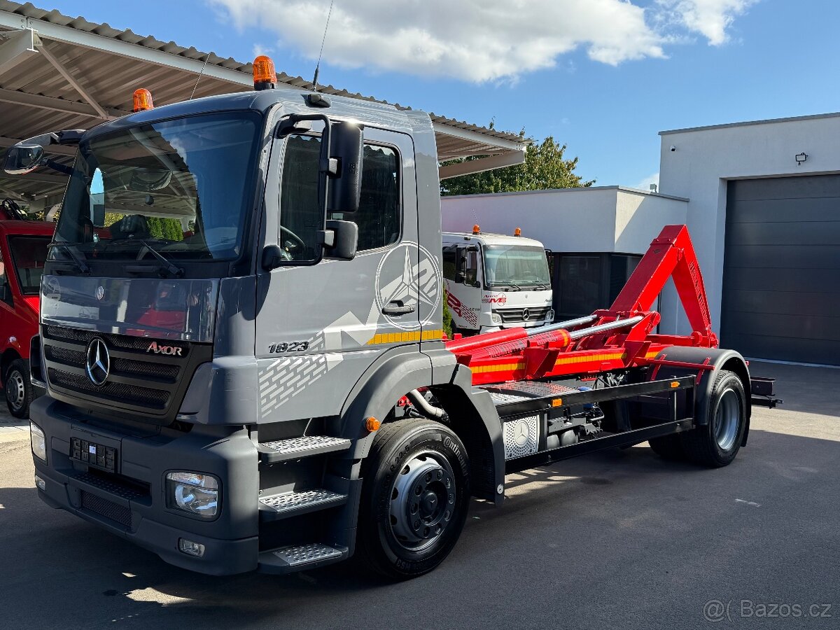 MERCEDES-BENZ AXOR 1823 HÁKOVÝ NOSIČ KONTEJNERŮ - 5