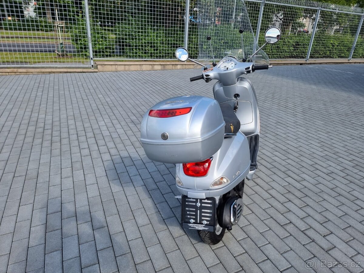 Piaggio Vespa 150 - 5