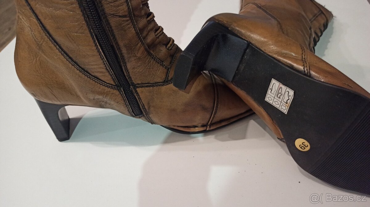 Hnědé kozačky - 5