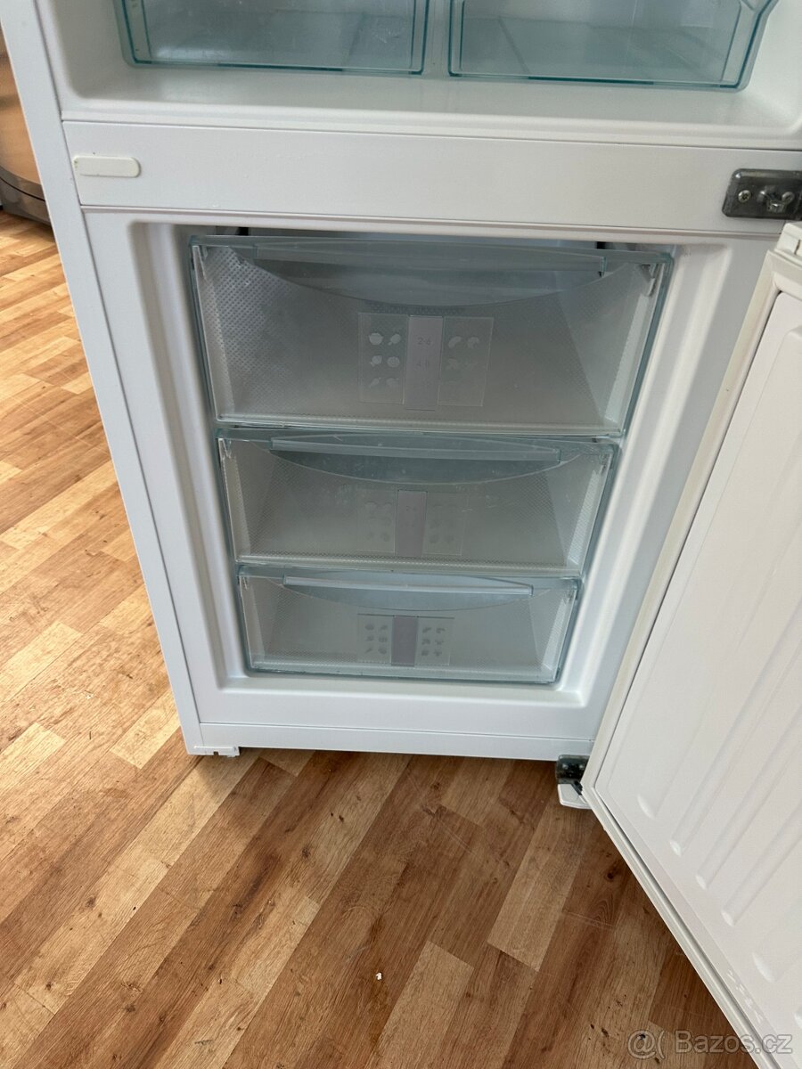 Lednice s mrazákem Liebherr (283) - 5