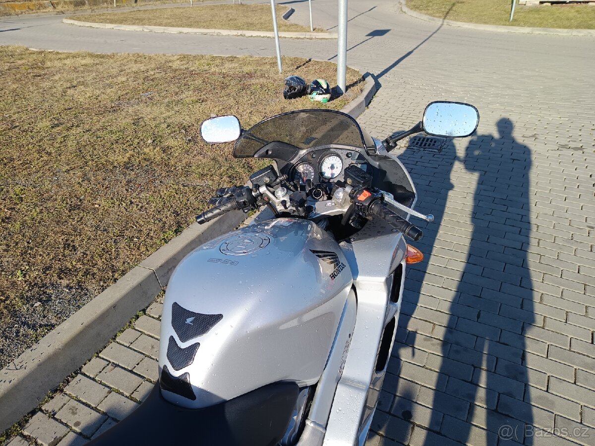 Honda VFR 800 - 5