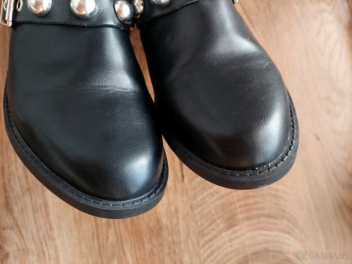 Vel. 38 H&M černé boty se cvočky - 5
