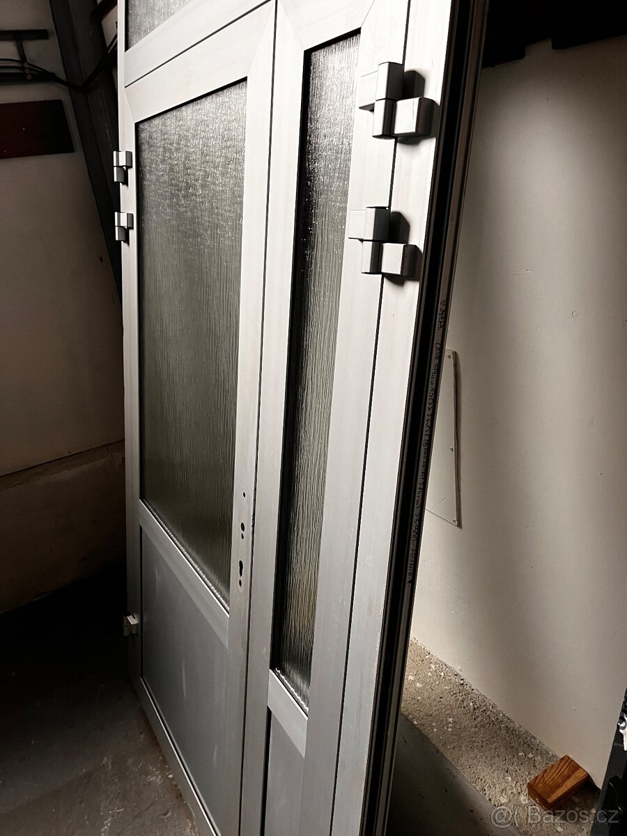 DVOJE VELIKÉ VCHODOVÉ HLINÍKOVÉ DVEŘE 150x260-PLZEŇ - 5