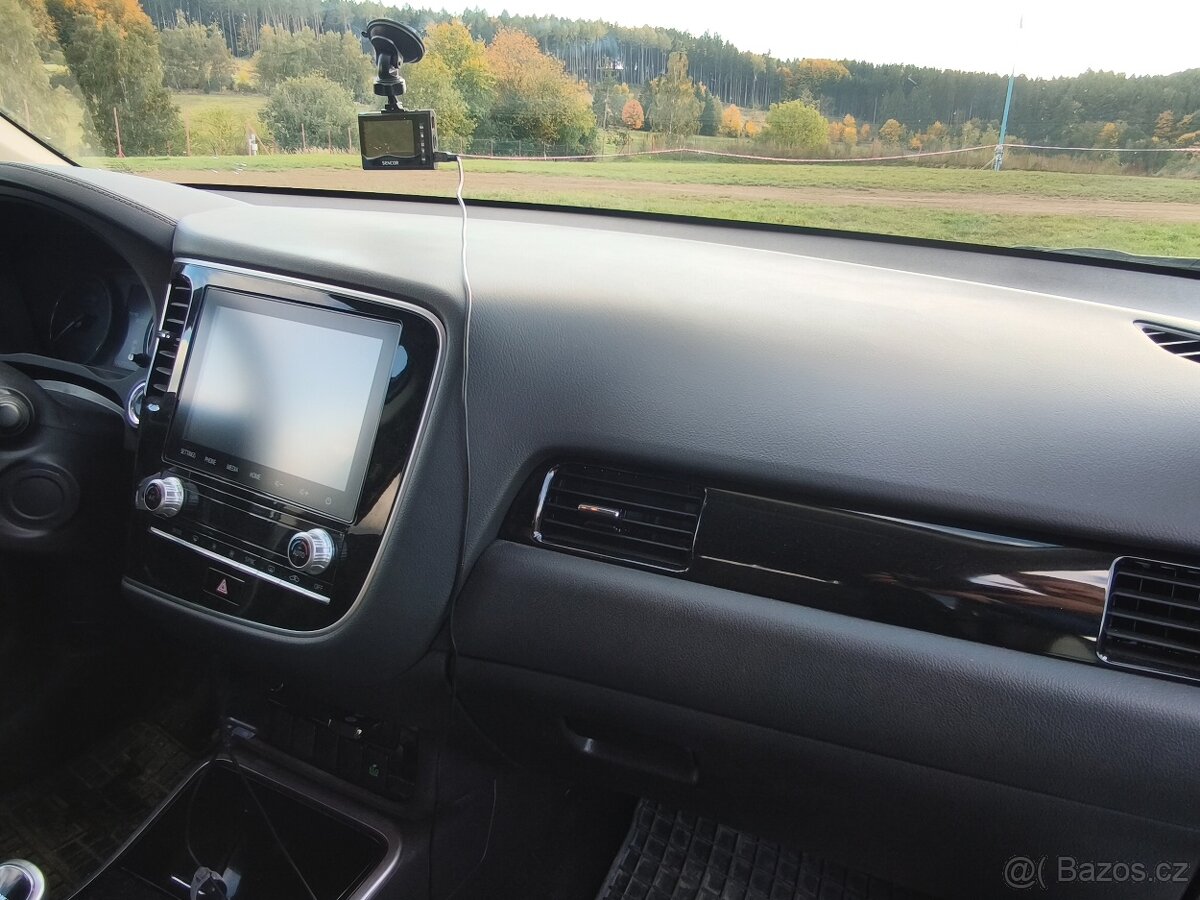 Mitsubishi Outlander 2,4 PHEV r.v. 2021 odpočet DPH - 5