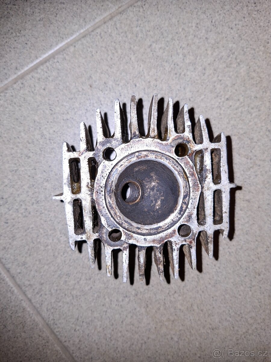 Jawa 550, 555 parez - hlava motoru - 5