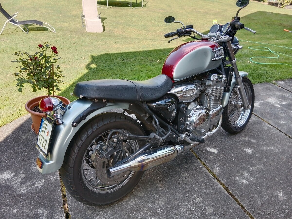 Triumph Thunderbird 900 - 5