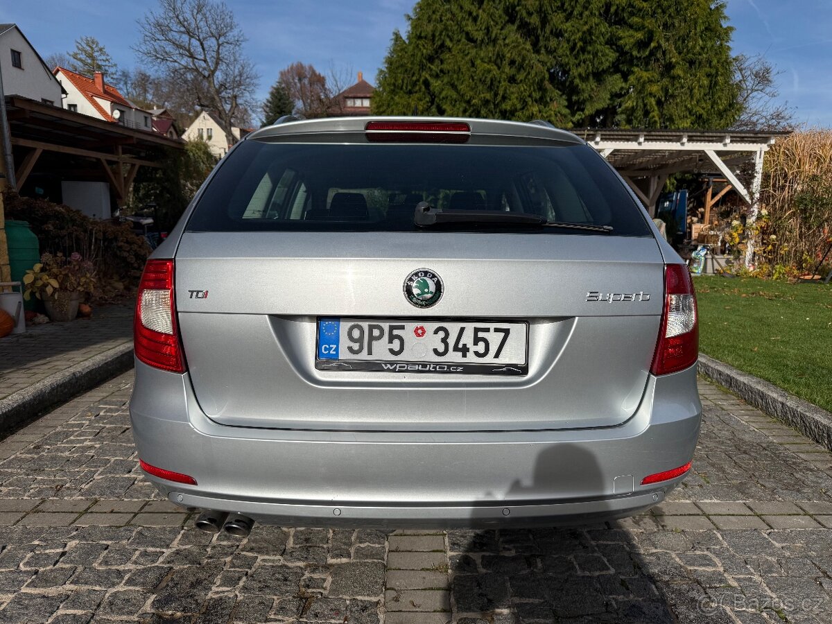 ŠKODA SUPERB KOMBI 2011 2.0TDI AMBITION - 5