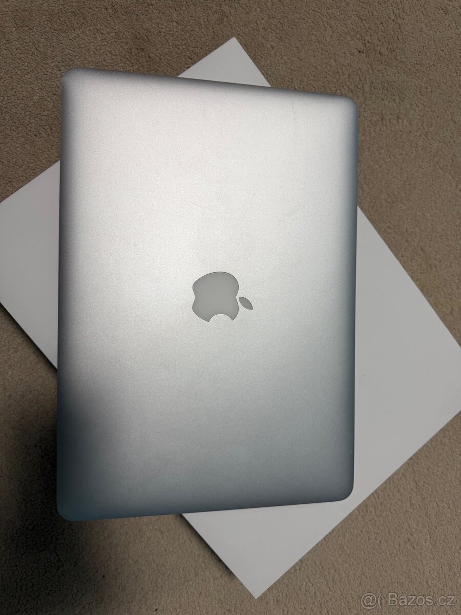 MacBook Air 13” 2015 / i5 / 8GB / 128GB - 5