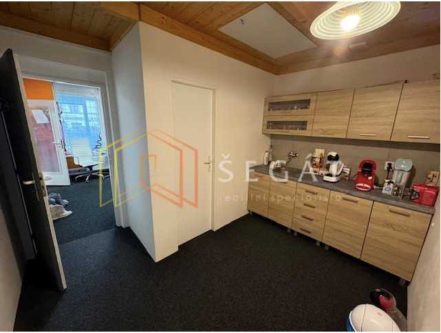 Pronájem komerčních prostor v centru Slavičína - 5