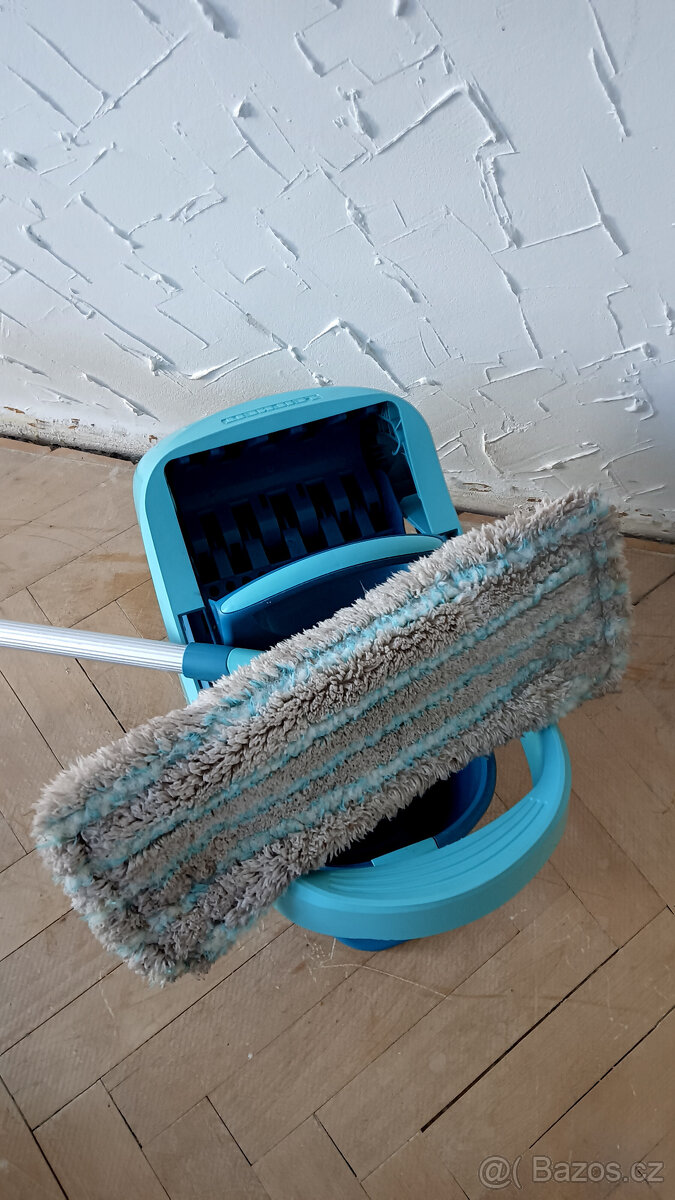 Mop s vědrem na kolečkách Leifheit Profi - 5