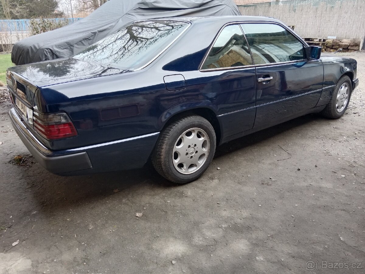 Mercedes-Benz E220 w124 coupe - 5