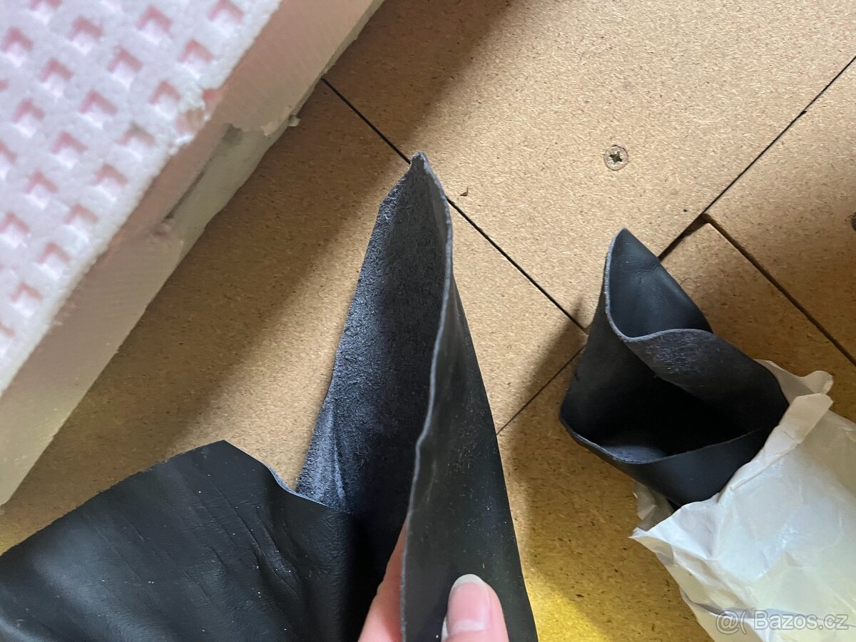 2 ks pravé kůže - černá barva - 5
