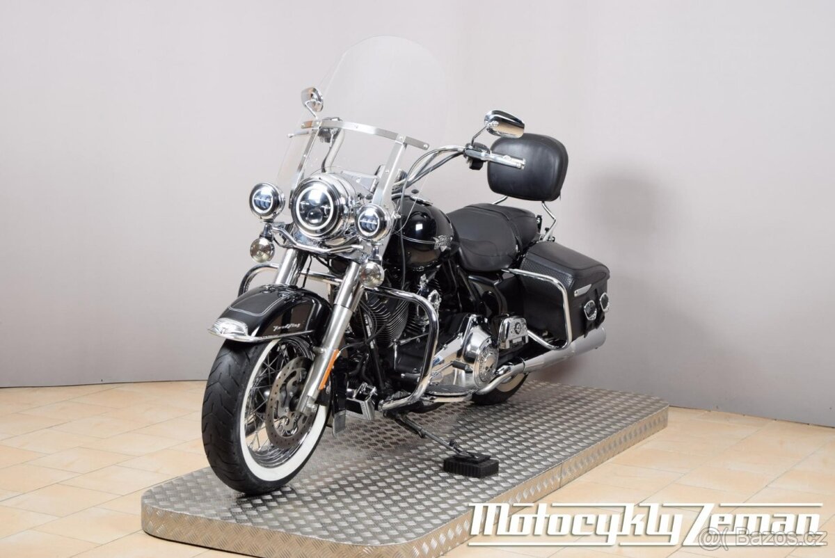 Harley-Davidson FLHRC Road King Classic 2013 - 5