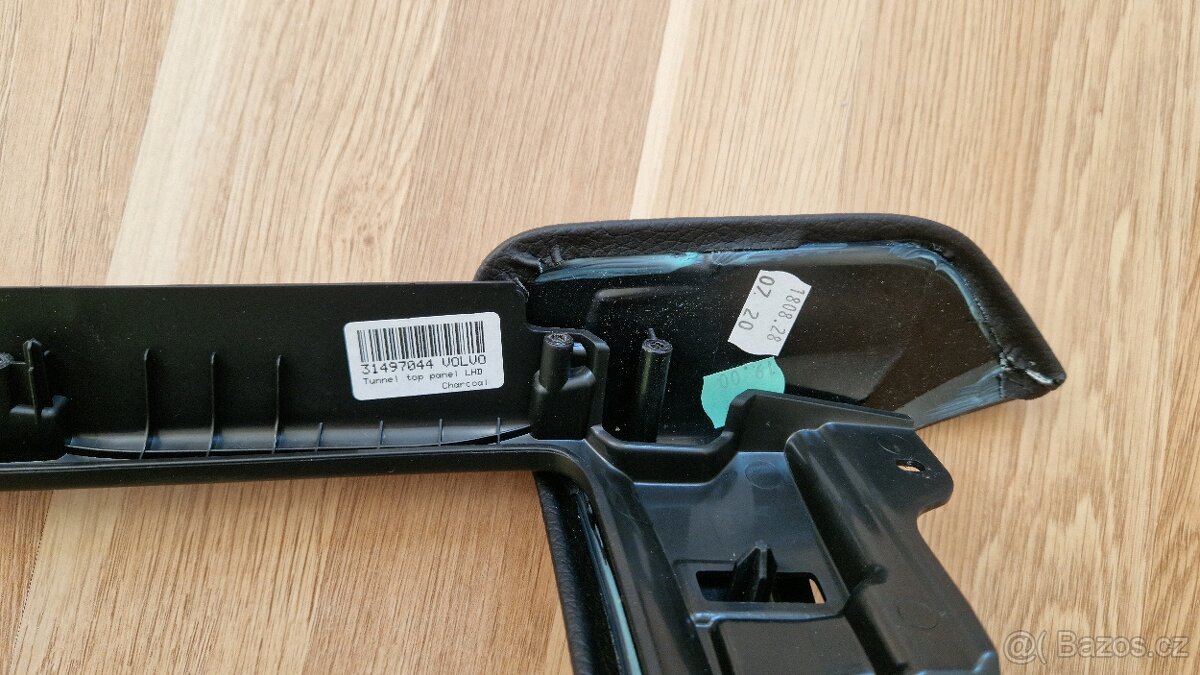 Laktova opierka pre Volvo V90/V60 - 5