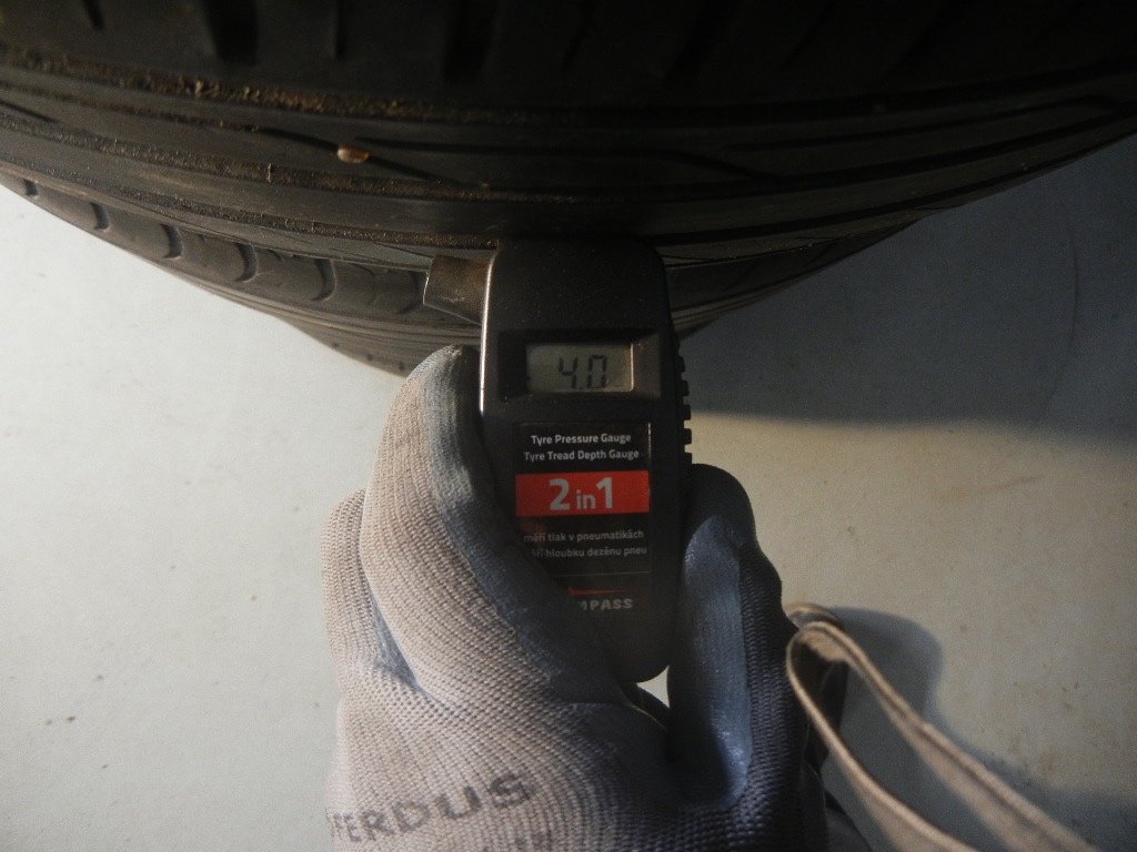 Letní pneu Bridgestone 215/50R18 - 5