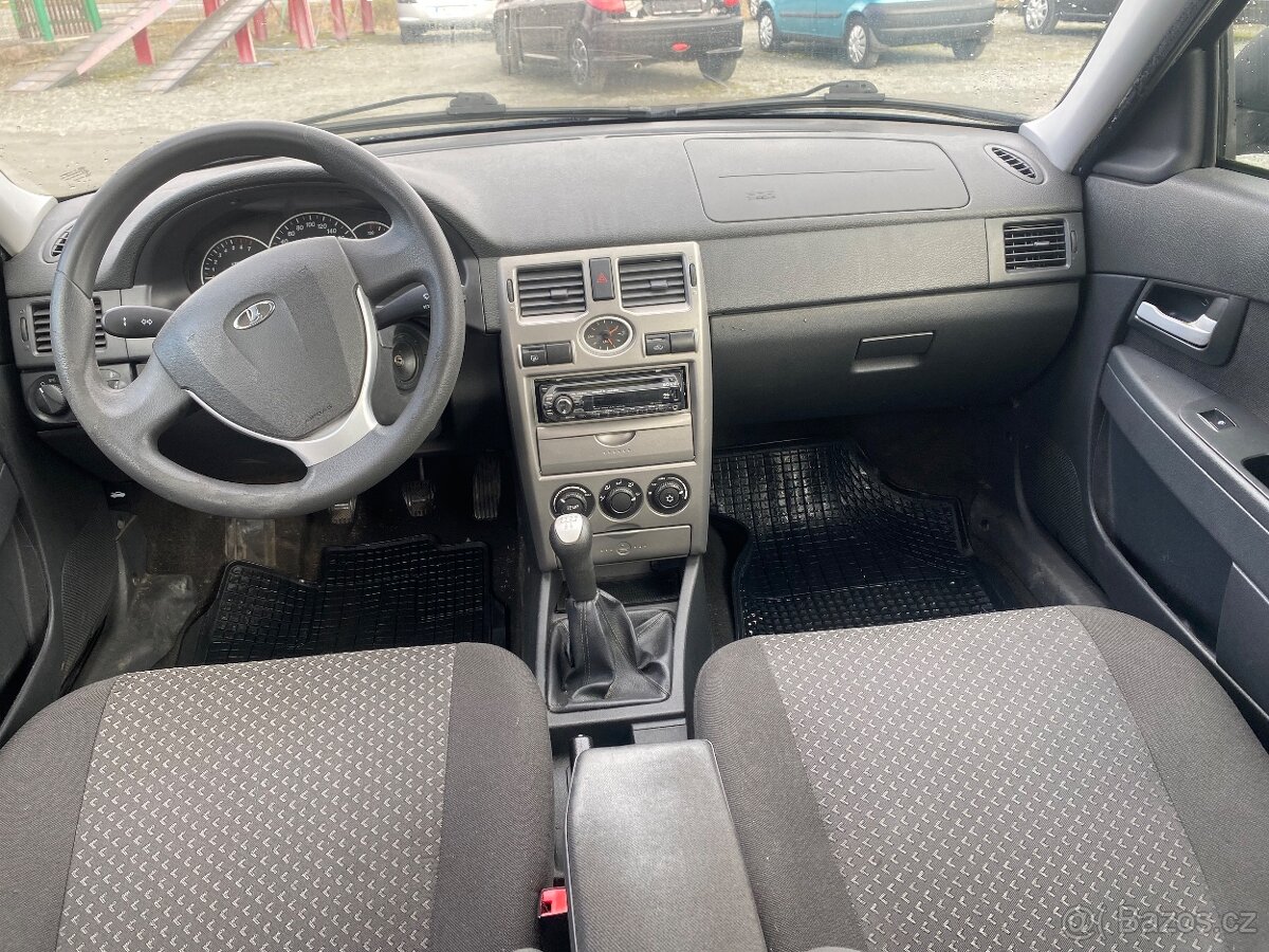 Lada Priora 2171 model 2012 - 5