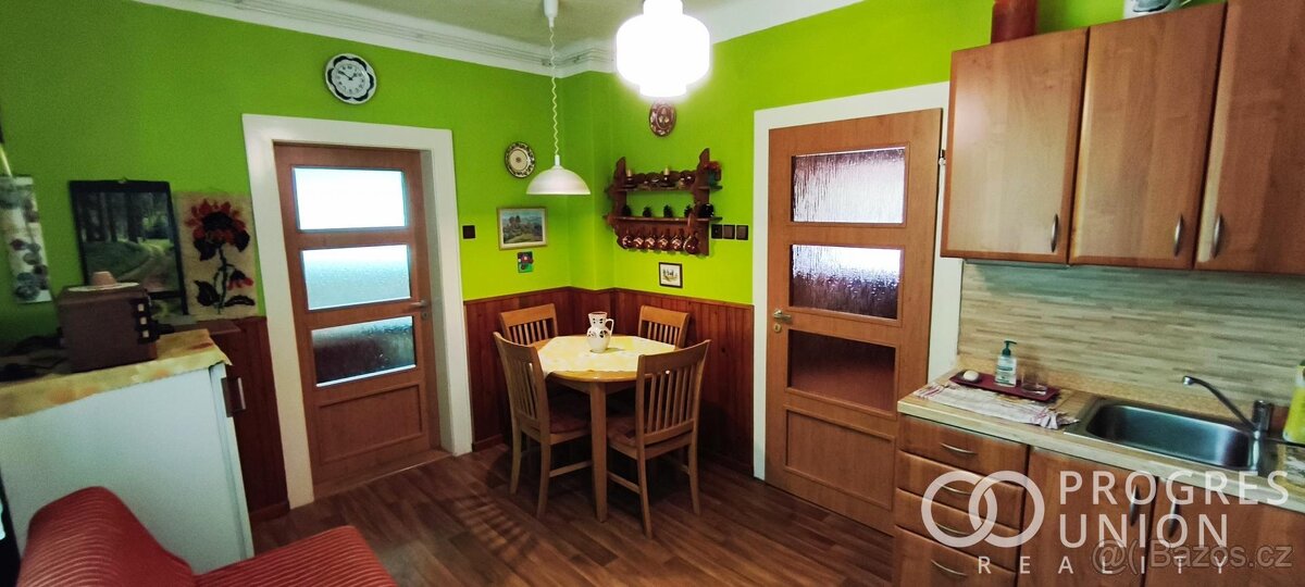 Nabízíme k prodeji RD v atraktivní lokalitě Rožnov p. R. - - 5