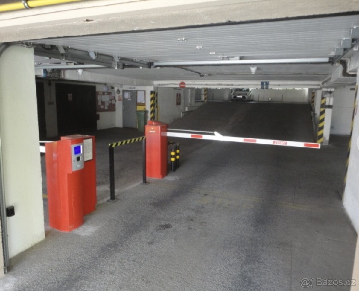 Kryté hlídané garážové stání Voroněžská, Brno - 5