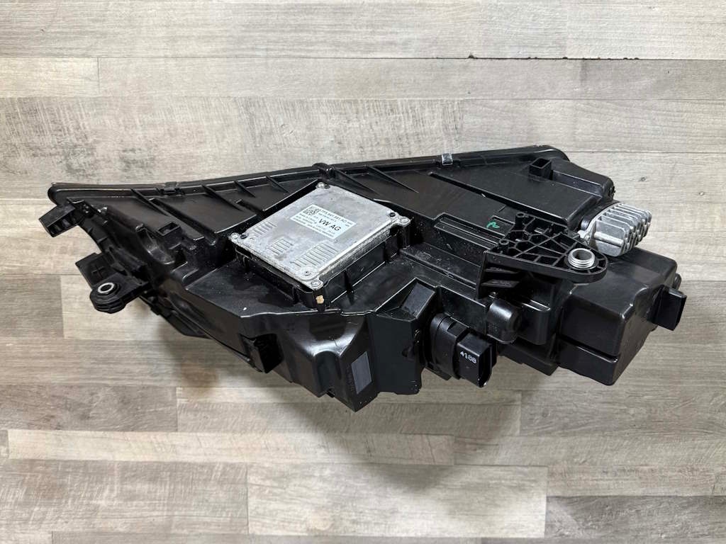 ŠKODA OCTAVIA 3 FACELIFT - světlo LP LED - 5E1941015D - 5