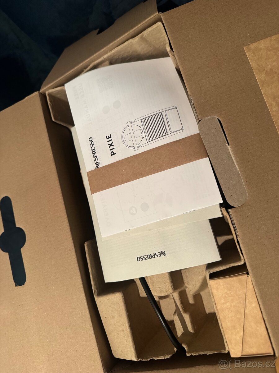 Nespresso nový kávovar Pixie original - 5