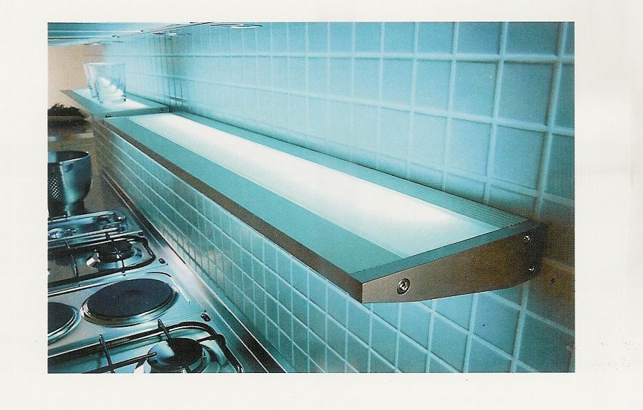 Svítící police. - 5