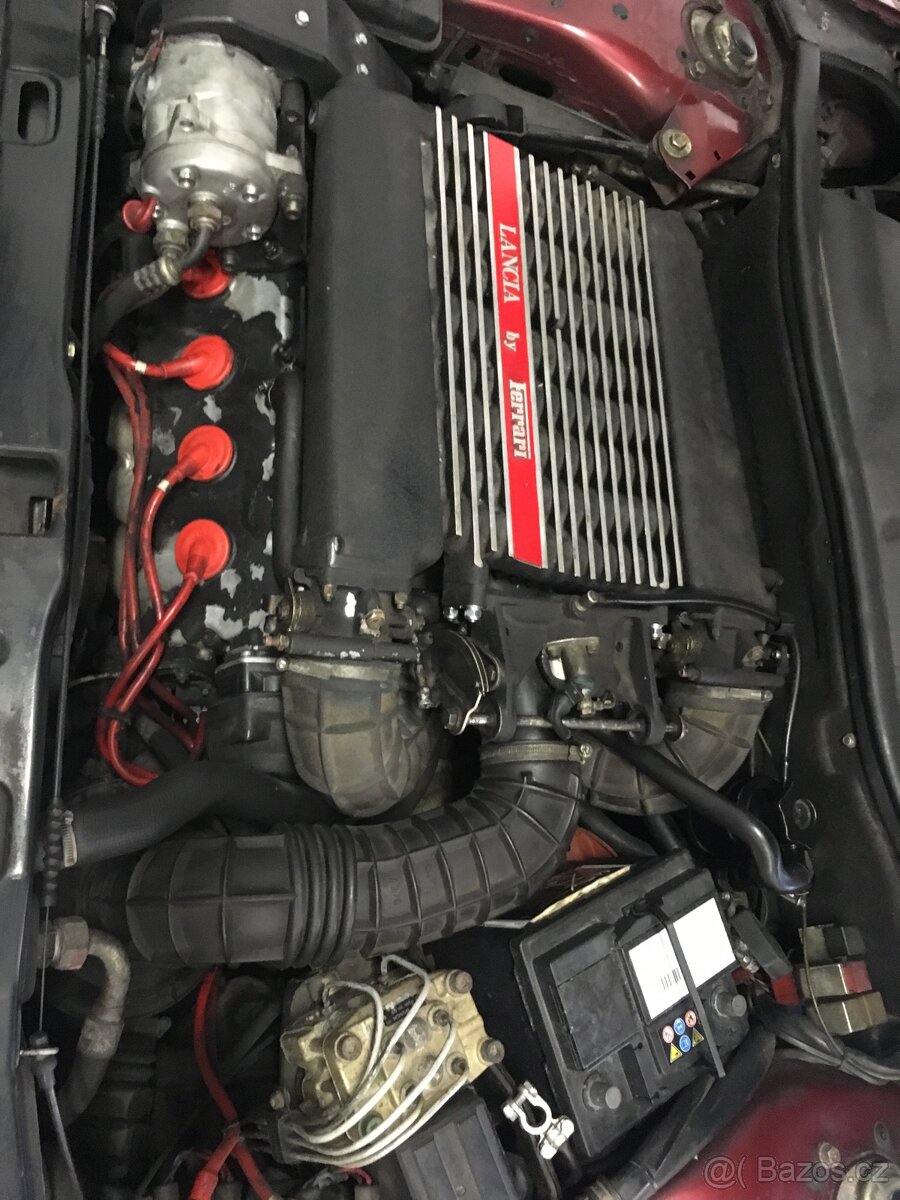 Lancia Thema 8.32 s motorem V8 Ferrari - 5