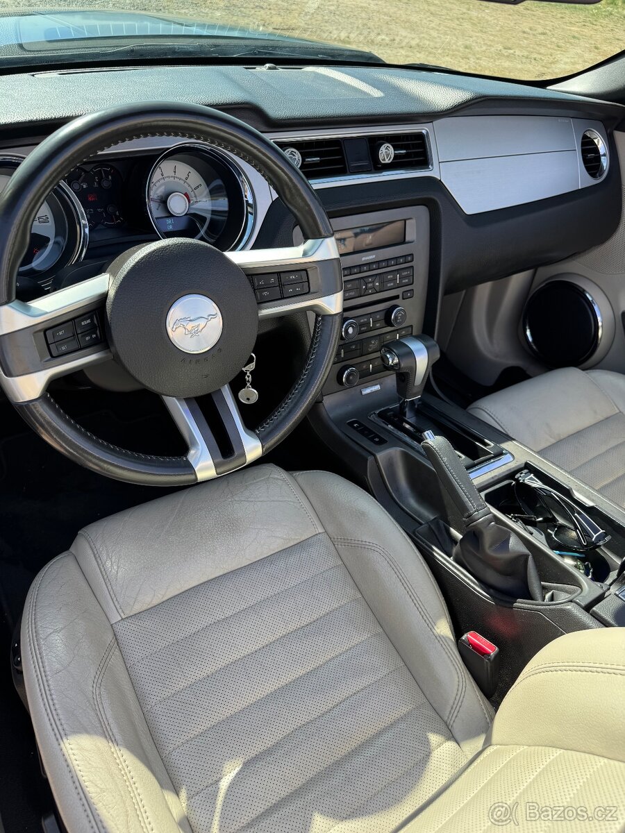 Prodám Ford Mustang cabrio - 5