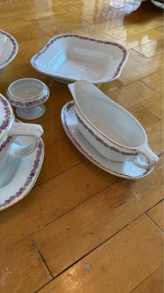 Sada porcelánového nádobí - 5