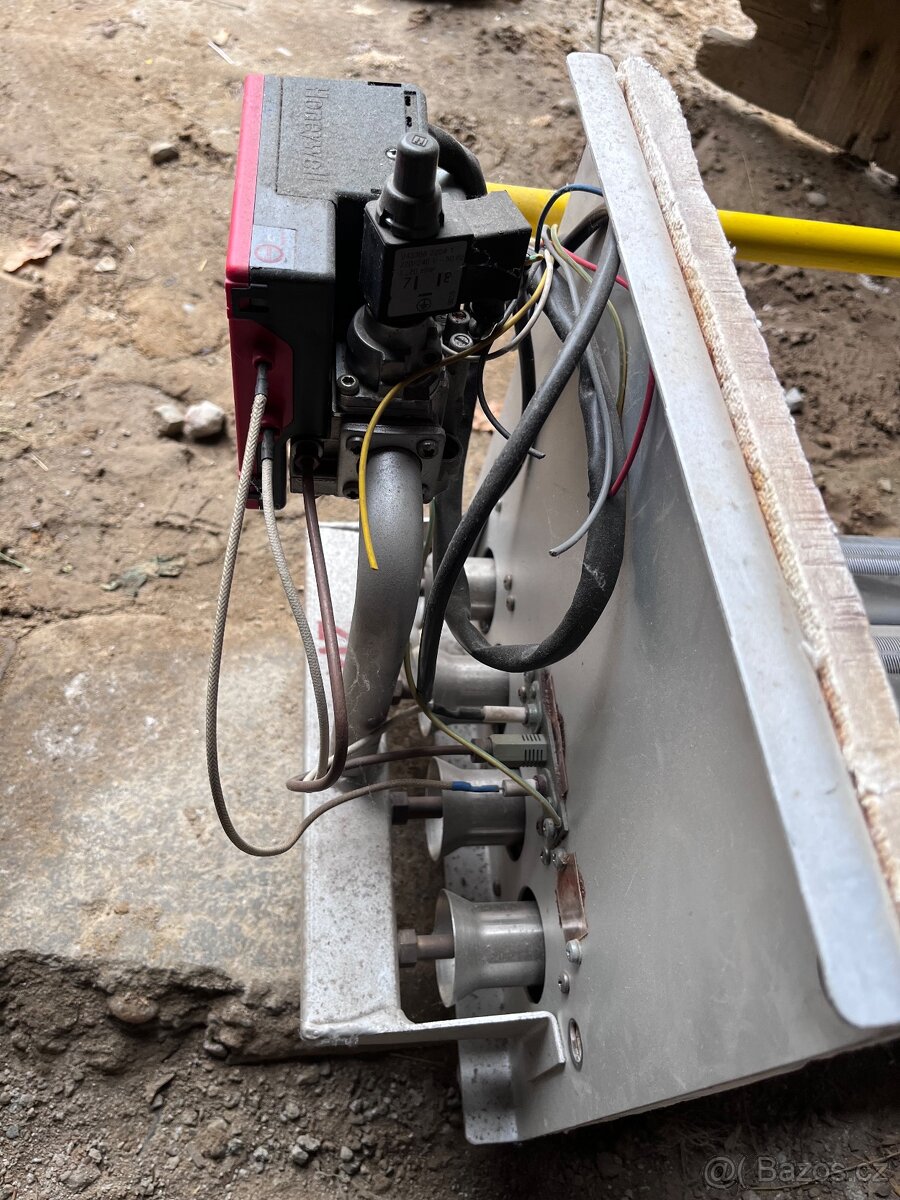 Prodám hořák na plynový kotel viadrus - 5