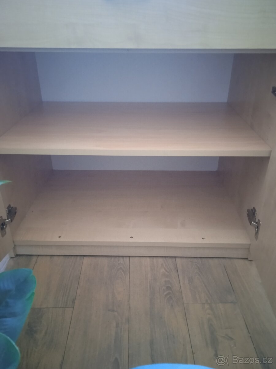 Přebalovací pult z masivu - 5