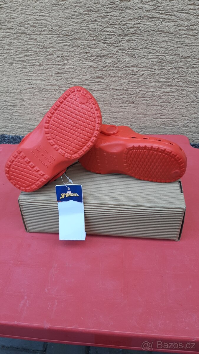 Nové dětské boty Marvel Crocs vel. 26-27 - 5