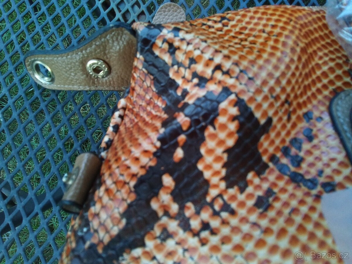 HNĚDÁ KOŽENÁ KABELKA S MOTIVEM HADA - 5