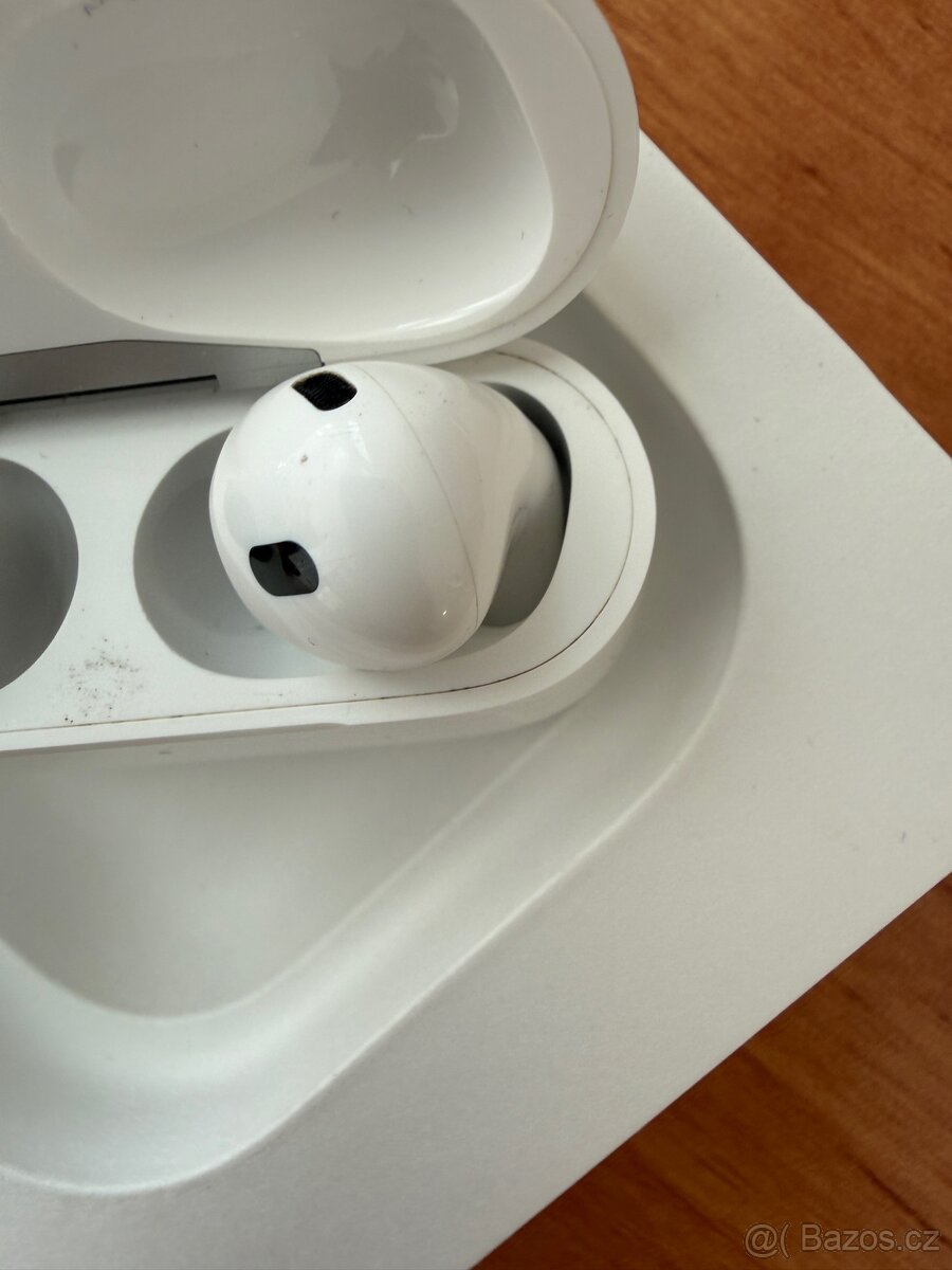 Apple AirPods Pro (2. generace) s MagSafe pouzdrem (USB-C) - - 5