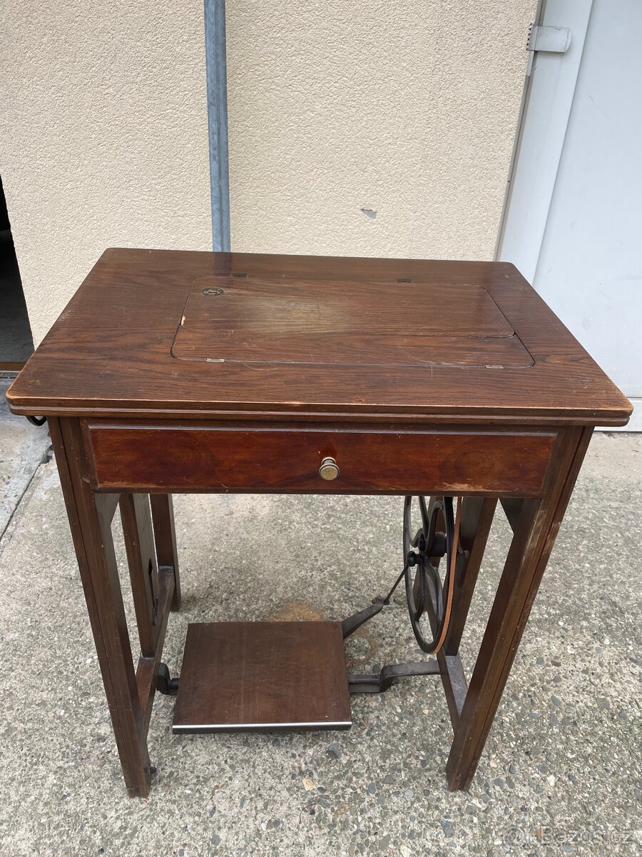 Šicí stroj Pffaf (starožitný) - 5