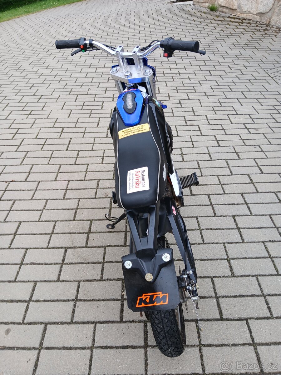 Hecht 59750 AKU motocykl