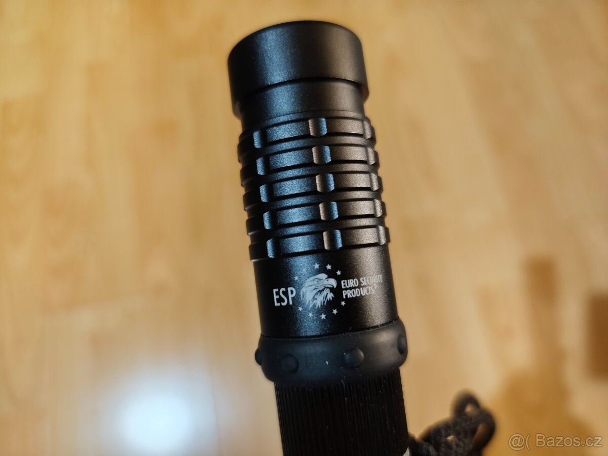 Kalený teleskopický obušek ESP 21" se svítilnou - 5
