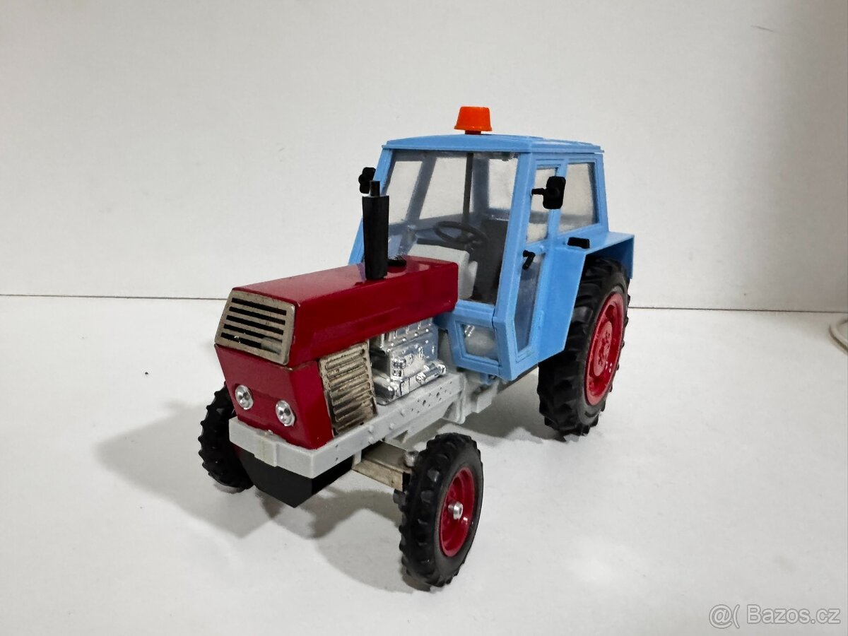 KDN - stará hračka - TRAKTOR ZETOR CRYSTAL - 5