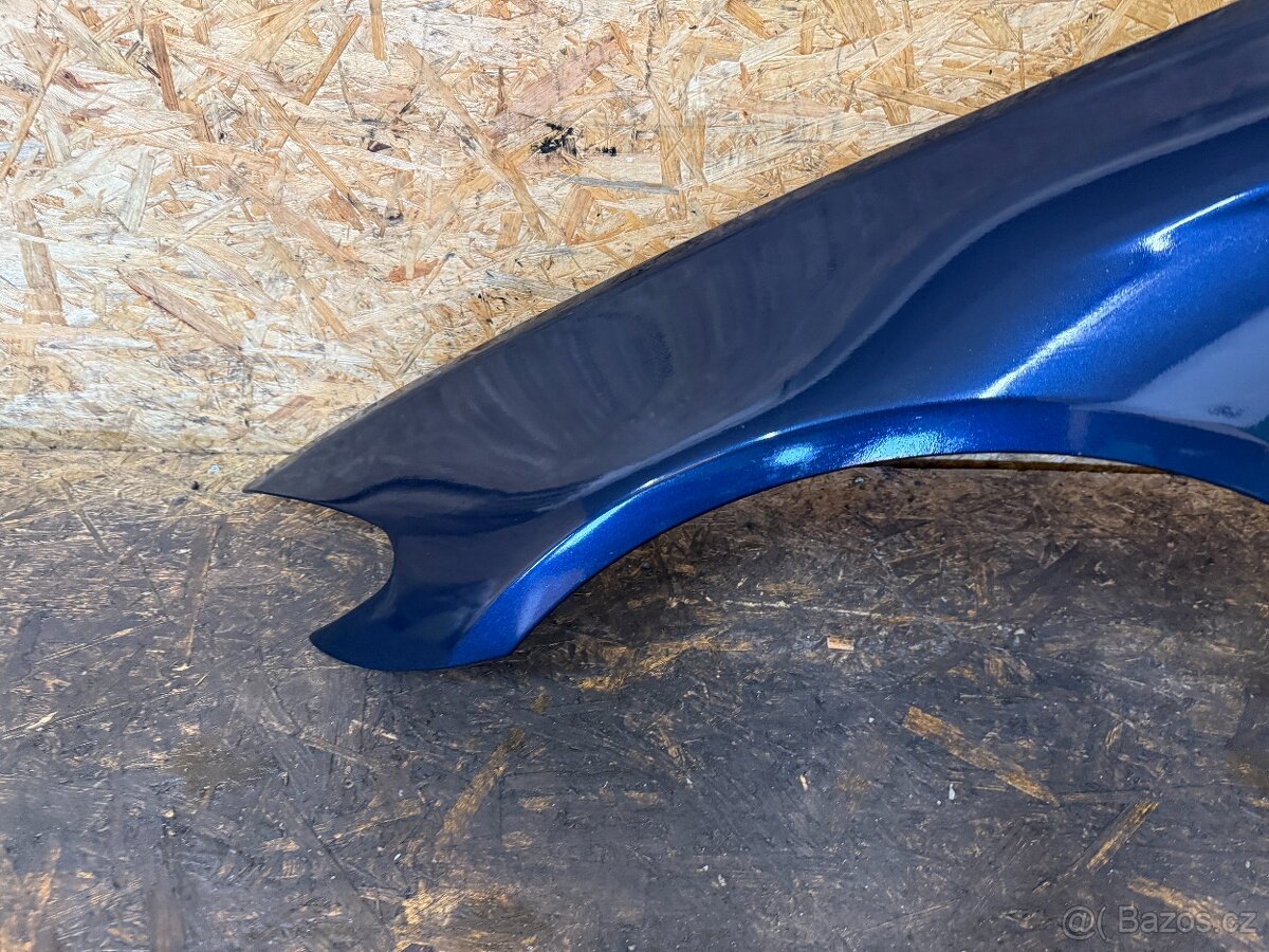 LEVÝ PŘEDNÍ BLATNÍK BMW F10/F11 IMPERIALBLAU BRILLANTEEFEKT - 5